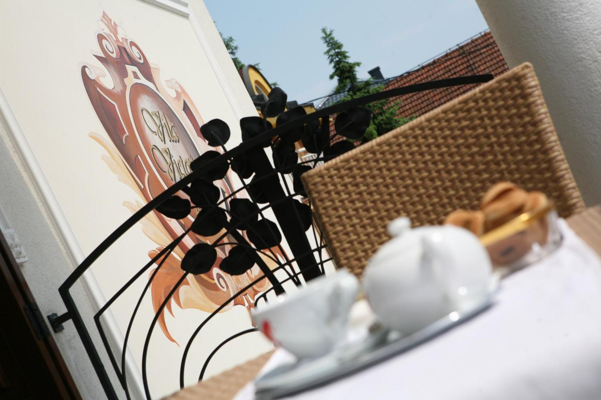 Hotel Villa Viktorija Banja Luka Exterior foto